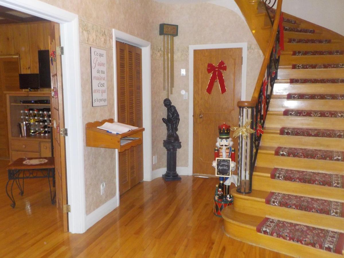 Chicoutimi Gite Au P'Tit Manoir B&B מראה חיצוני תמונה
